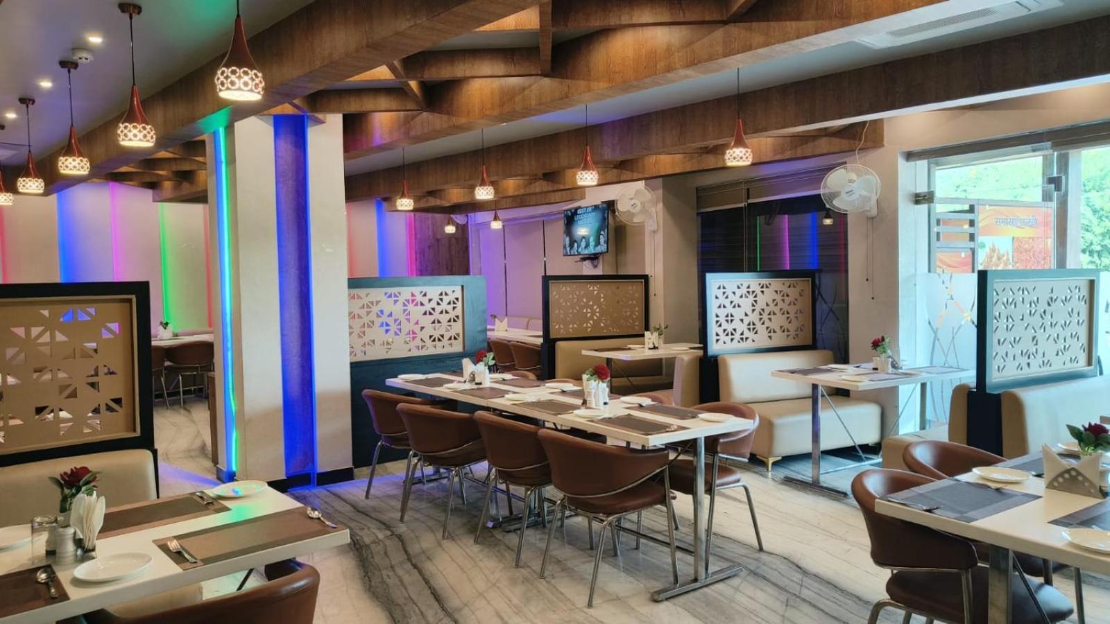 לקנאו V Square Airport Hotel מראה חיצוני תמונה