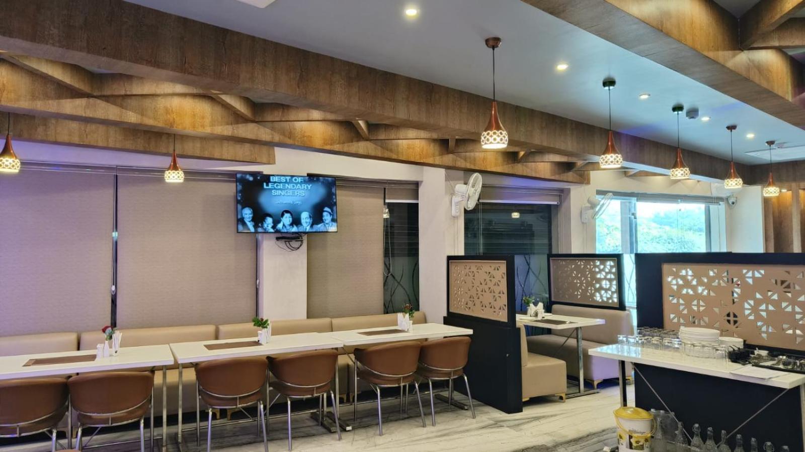 לקנאו V Square Airport Hotel מראה חיצוני תמונה