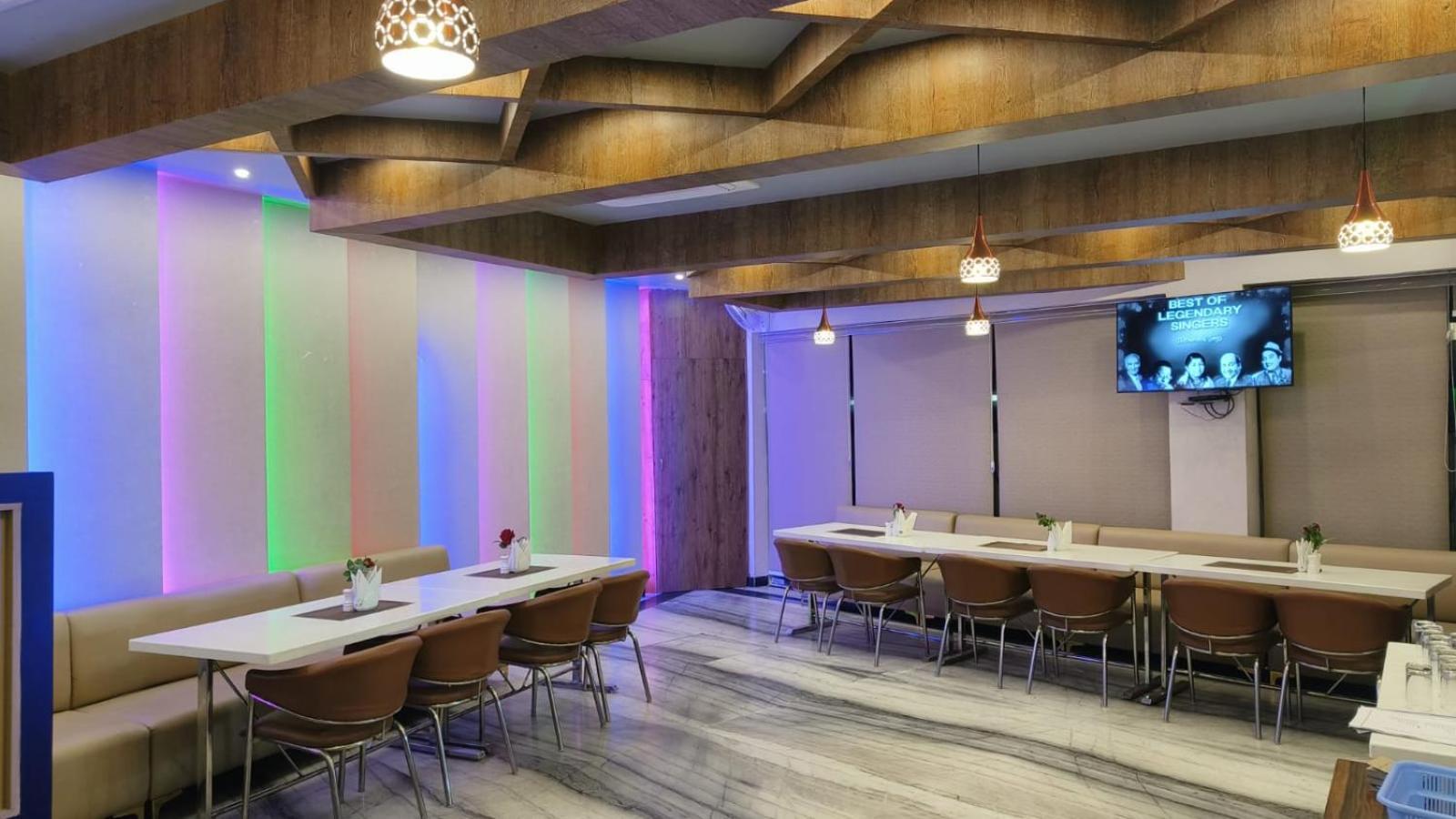 לקנאו V Square Airport Hotel מראה חיצוני תמונה